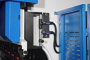 Фото 27 - MetalTec HBM 80/2500C Листогибочные гидравлические прессы с ЧПУ контроллером TP10S.