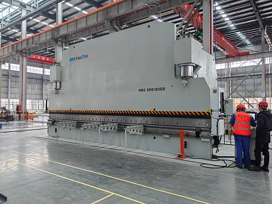 Фото 62 - MetalTec HBC 1200/6000 листогибочные гидравлические прессы с ЧПУ большого тоннажа.