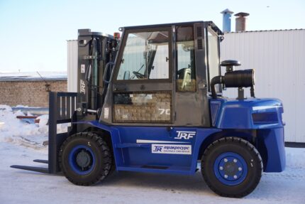 Фото 1 - Вилочный погрузчик TRF D70-4i.